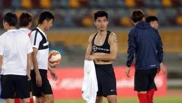 世界杯开幕式球员时装秀进场,世界杯球星穿的衣服