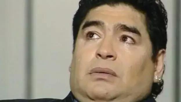 足球场上最靓的仔不接受任何反驳,足球是最好的运动不接受反驳