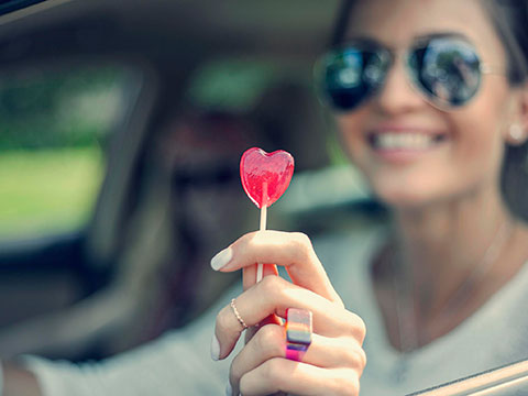 女人最好不要做自降身价的事,女人自降身价的3个表现