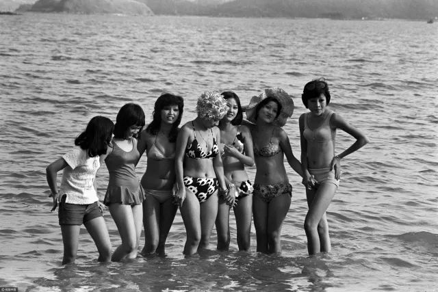 穿比基尼的中国姑娘:姐穿的是自由