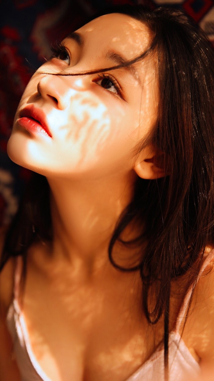 在酒桌上被朋友灌酒,在酒桌上被上司灌酒