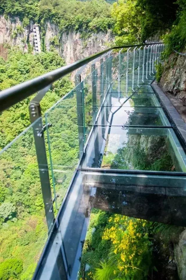 浙江湖州玻璃栈道,浙江灵溪山玻璃栈道景区