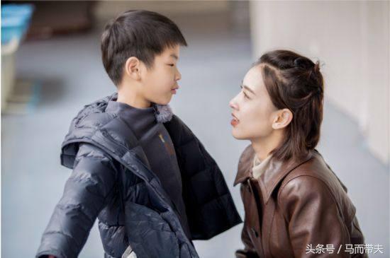 黄圣依变身足球宝贝图片,黄圣依宋小宝长腿