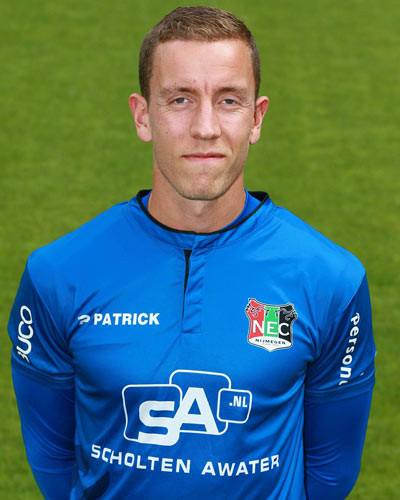 对梅西的精彩期待被冰岛导演守门员哈尔多松抢了风头，看下他的MV