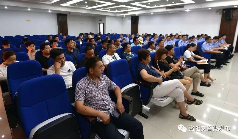 街头飞车吓人视频,礼炮车吓人