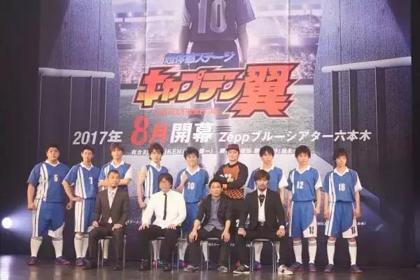 看球标配小食桶,看球标配烧烤啤酒