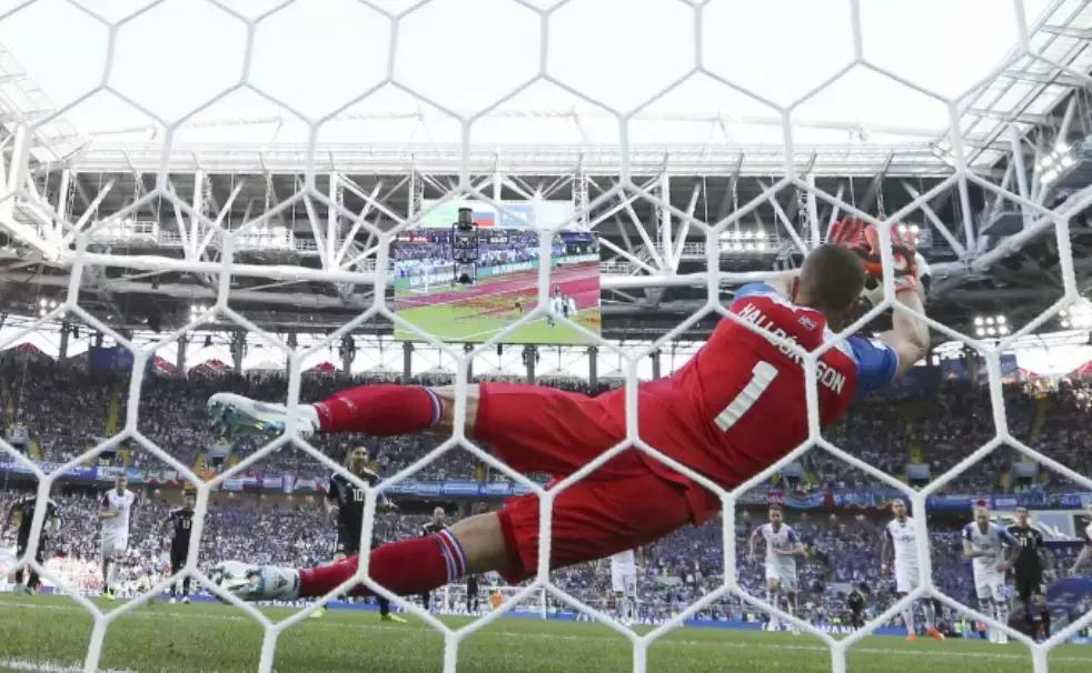 冰岛世界杯惊艳全场,冰岛闯入世界杯有多不可思议