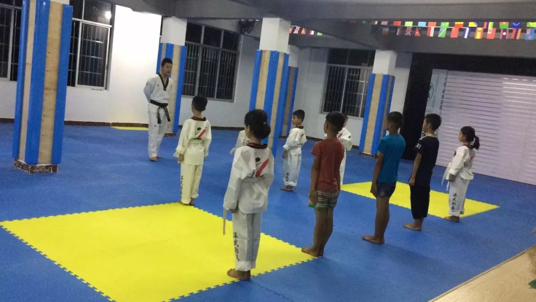 100元抵500元！赶快给孩子抢个名额，这个夏天一起去“踢馆”！