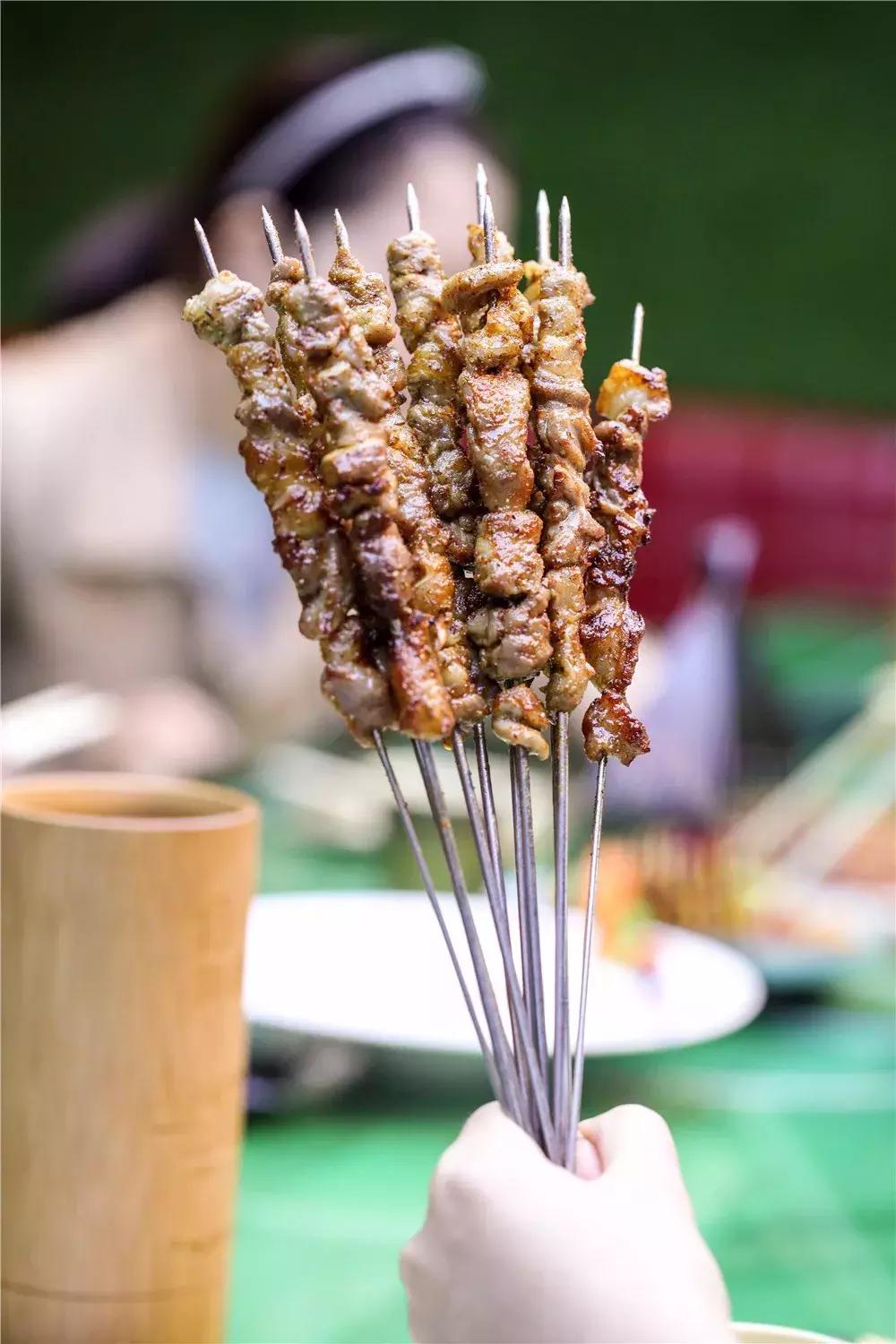 世界杯他们累腿儿，我们累嘴儿，大连这7家串店和世界杯是绝配！