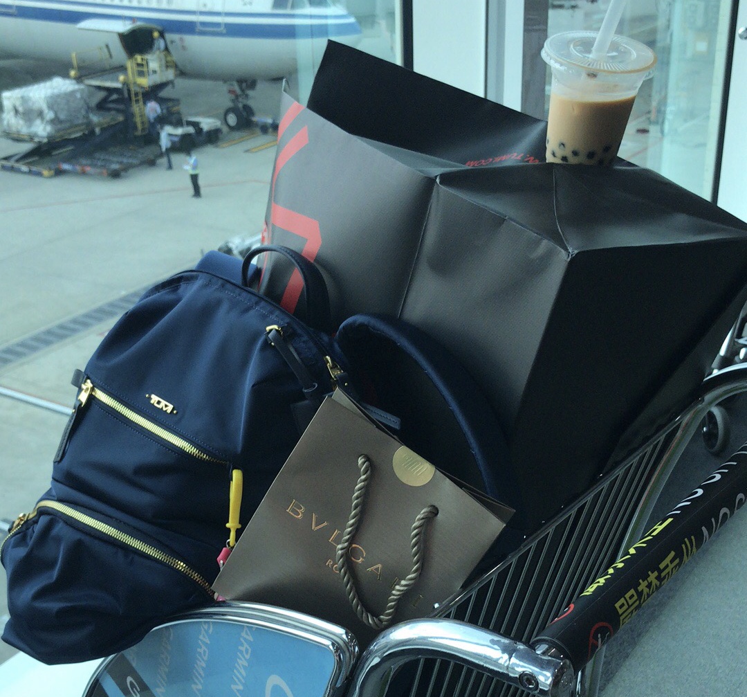 那些女人进到桃园机场就出不来的原因