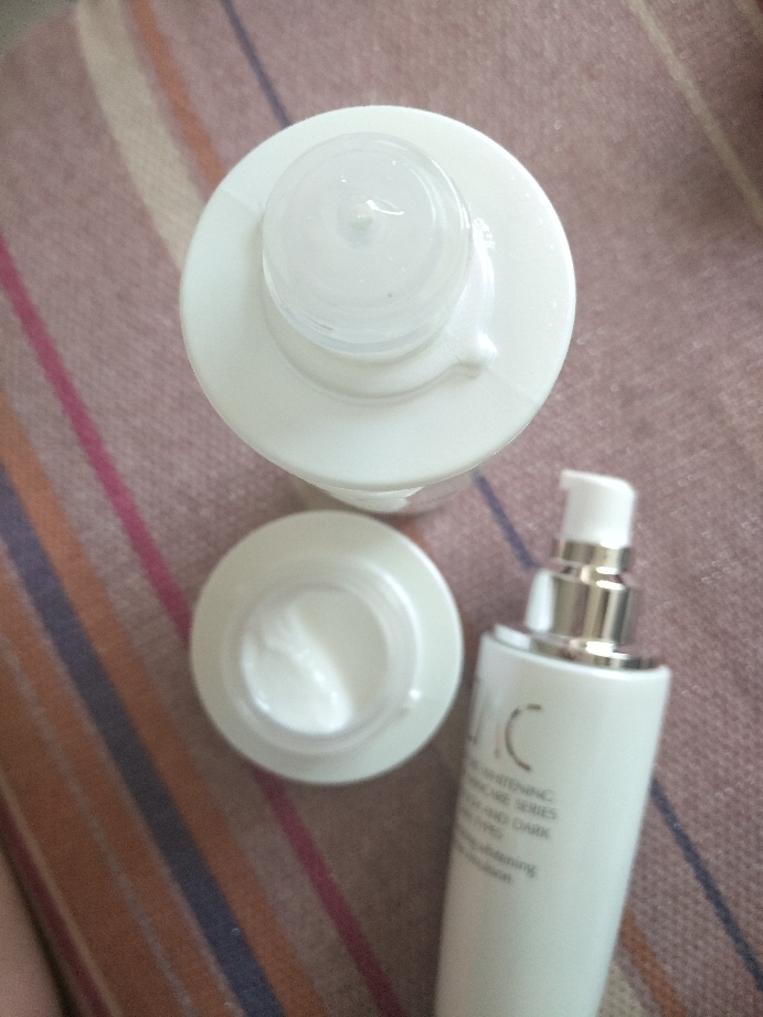 植美村水漾透润护肤套装怎么样,植美村保湿套盒补水效果好吗