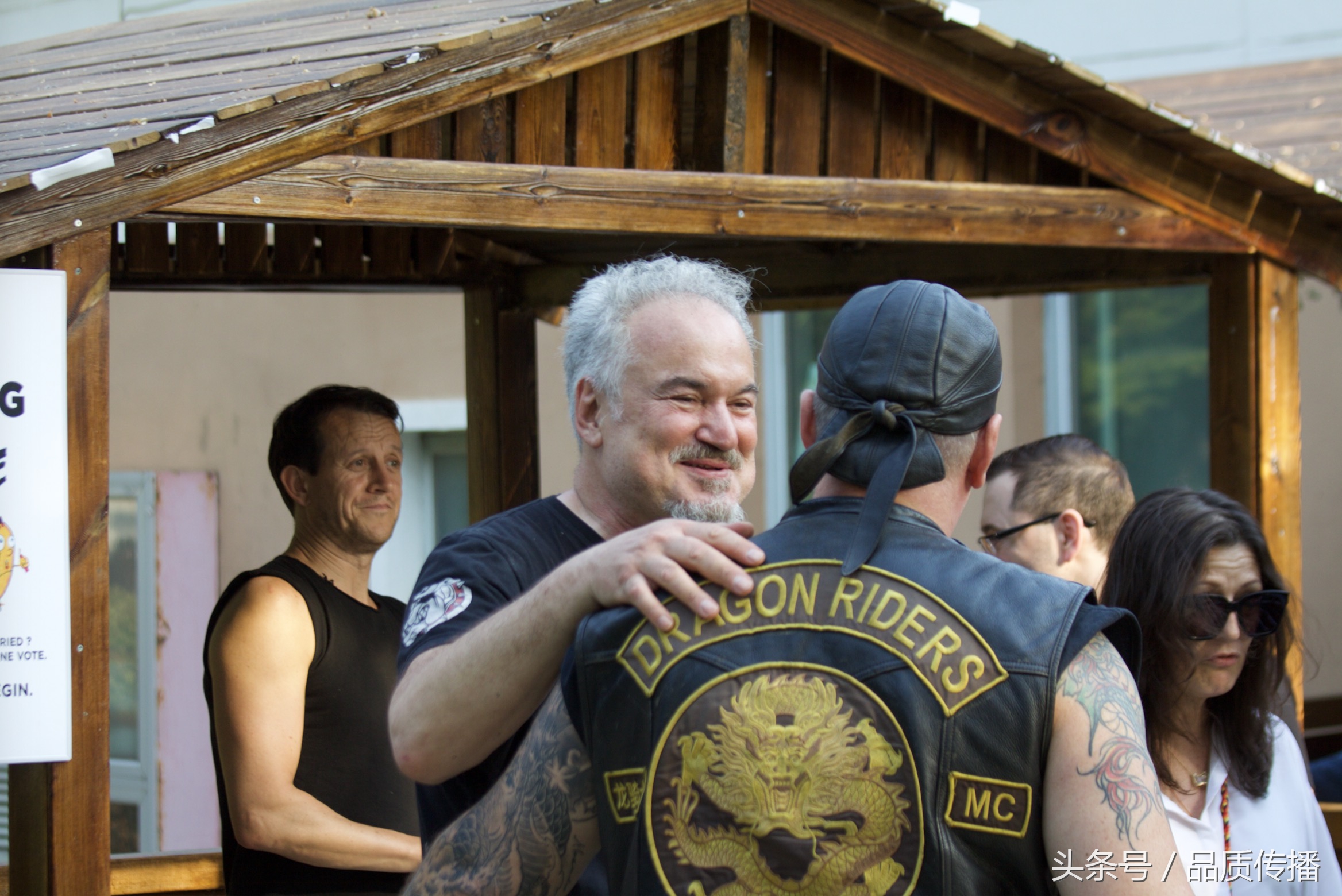 每人被俱乐部认可，哈雷俱乐部才能被社区认可，骑车、公益、成熟