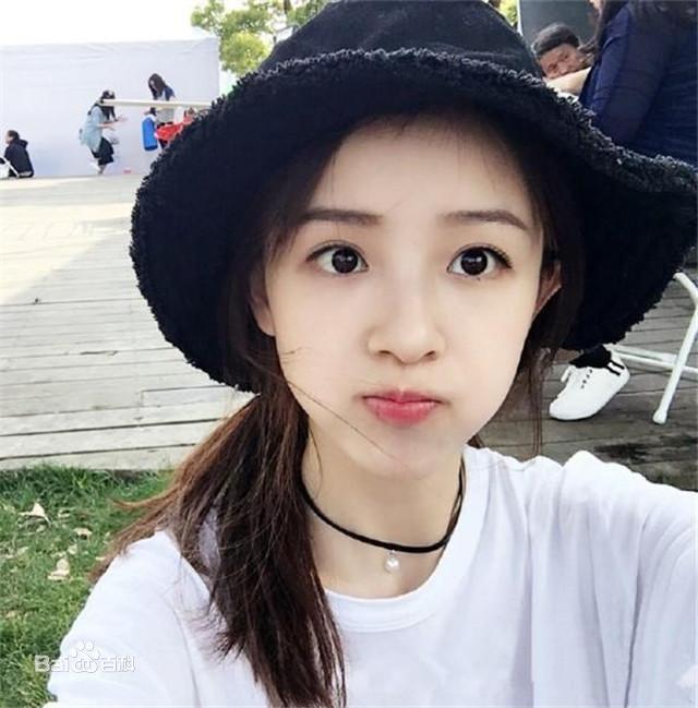 斗鱼主播周二珂体面,斗鱼周二珂直播