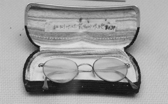 延安的故事与事迹,延安窑洞小油灯的故事