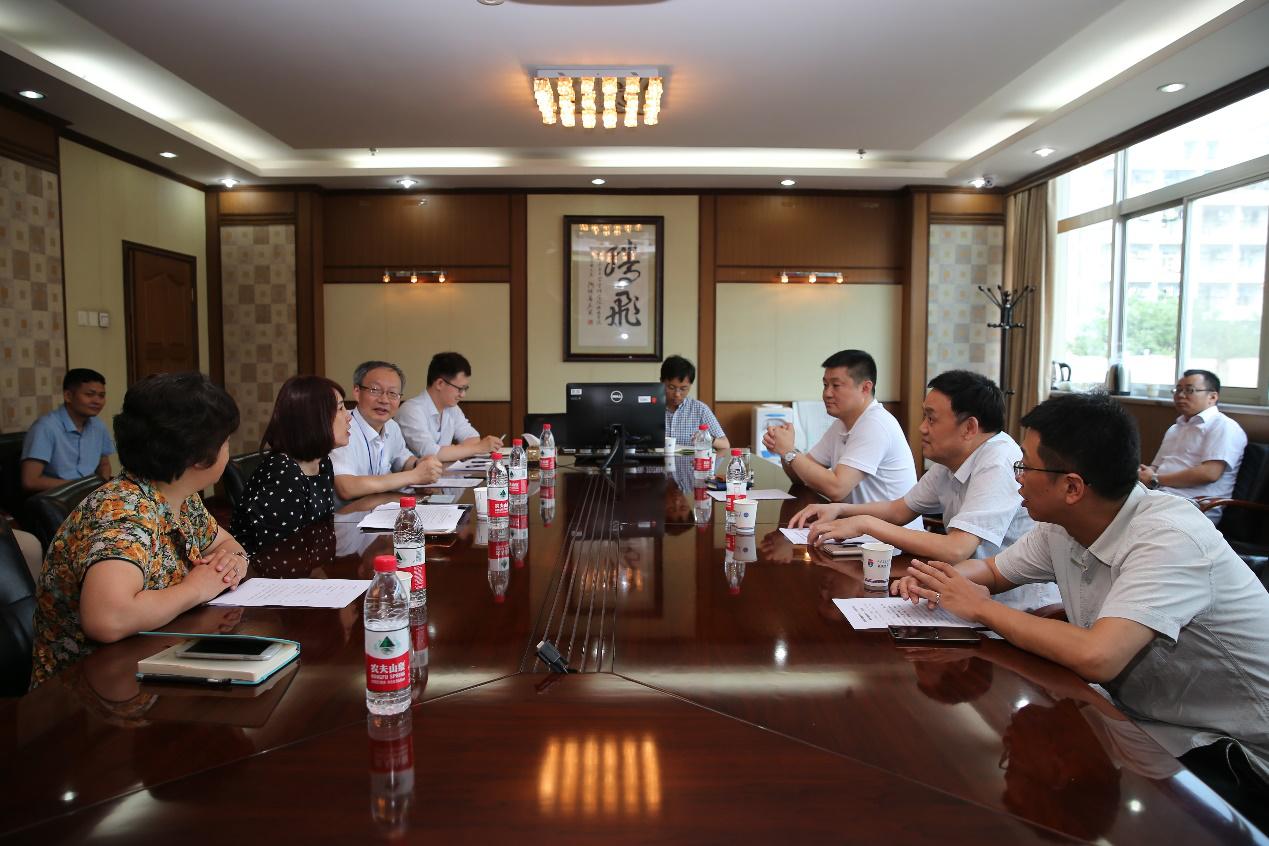 西安交大管理学院校区,西安交大与华为签约共建智慧校园