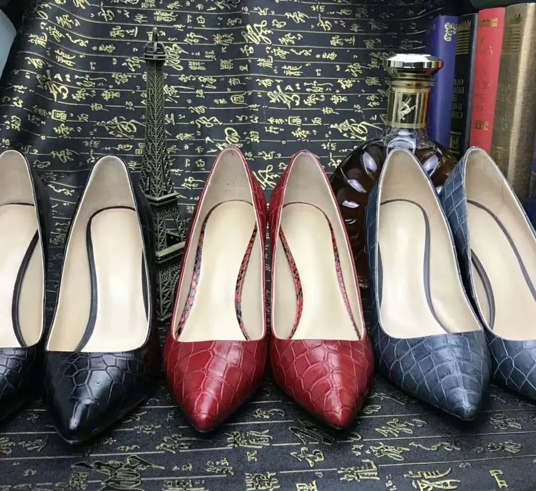 鳄鱼皮鞋子好还是牛皮好,鳄鱼皮的皮鞋优点和缺点