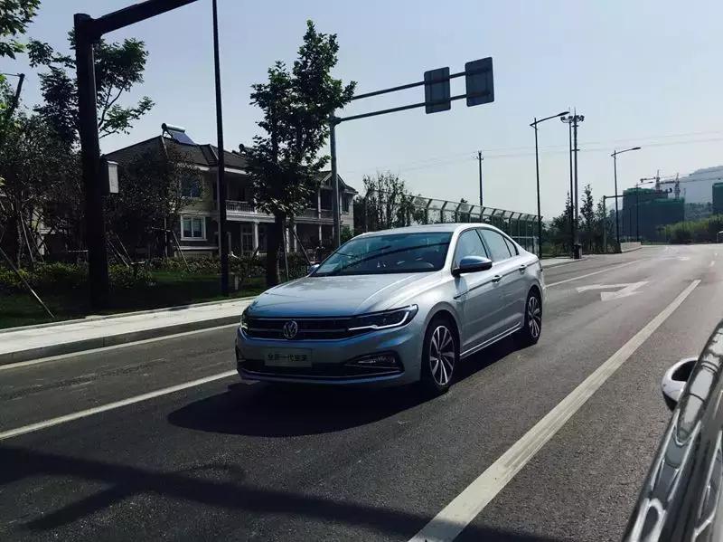 普通的disco我们普通的摇原唱,普通的disco我们普通的摇歌词