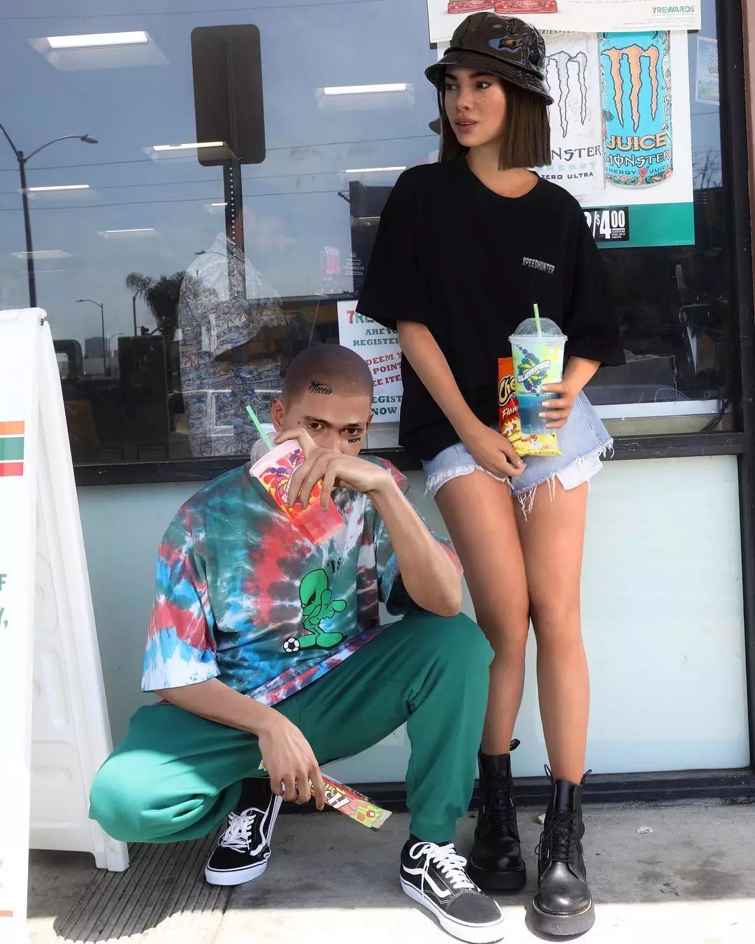 与Virgl合照，一天就能赚200w，是种什么样的体验？｜网红经济