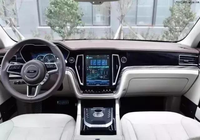 毕业季歌声不断,这辆“移动KTV”令你青春不散!