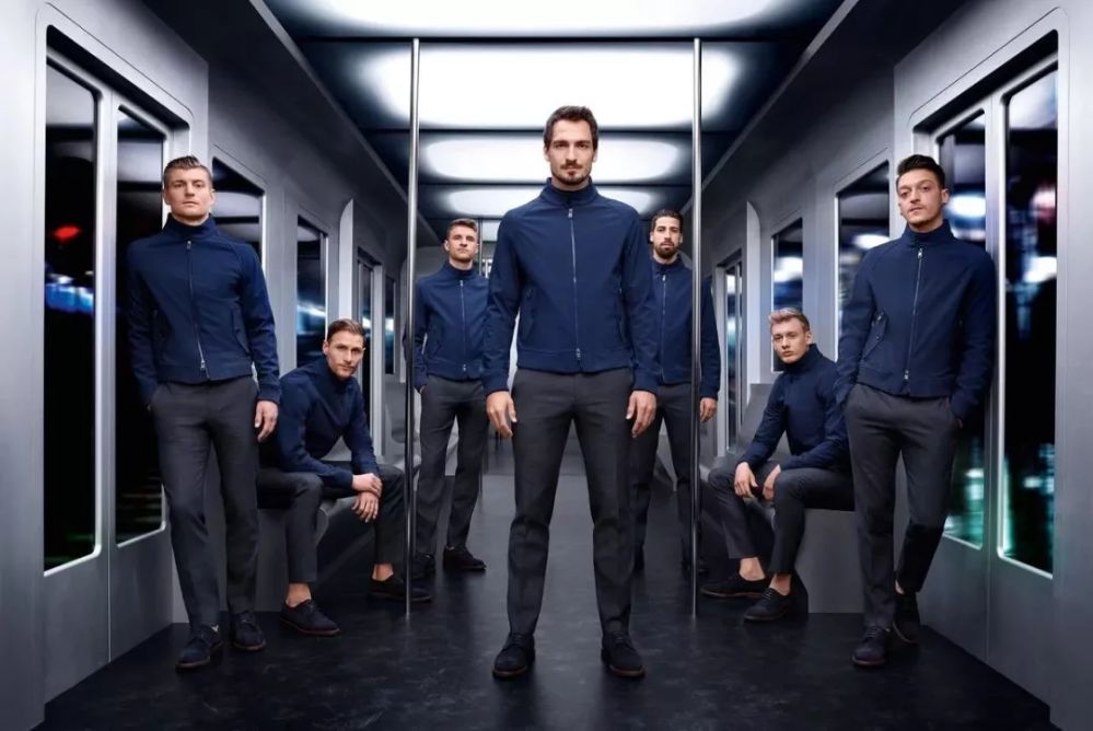 c罗球踢到人威力,c罗踢足球赚了多少钱