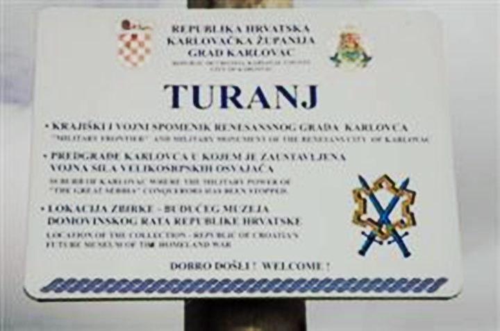 当梅西遇到克罗地亚红白相间的“国际象棋棋盘”