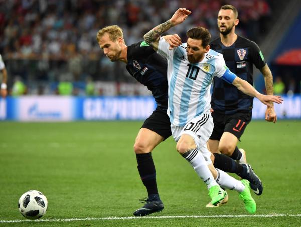 桑保利和梅西的矛盾,桑保利评价梅西