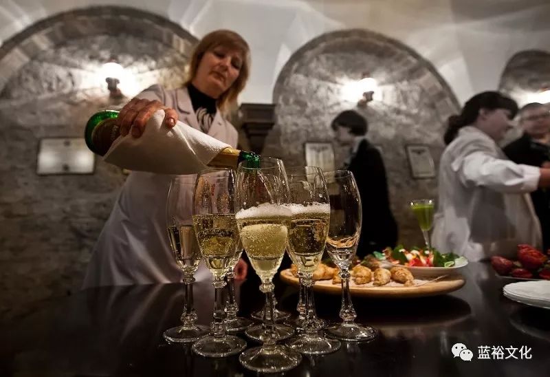 探索世界各地葡萄酒庄,探访世界酒庄