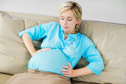 孕期为了孩子健康该怎么做,孕期要是胎儿出现危险有什么症状