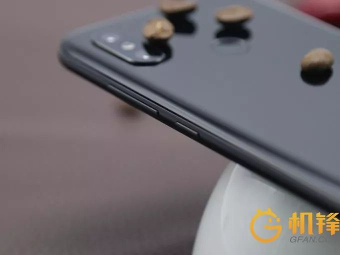 手机测评小米8系列怎么样啊,小米8手机优缺点深度解析