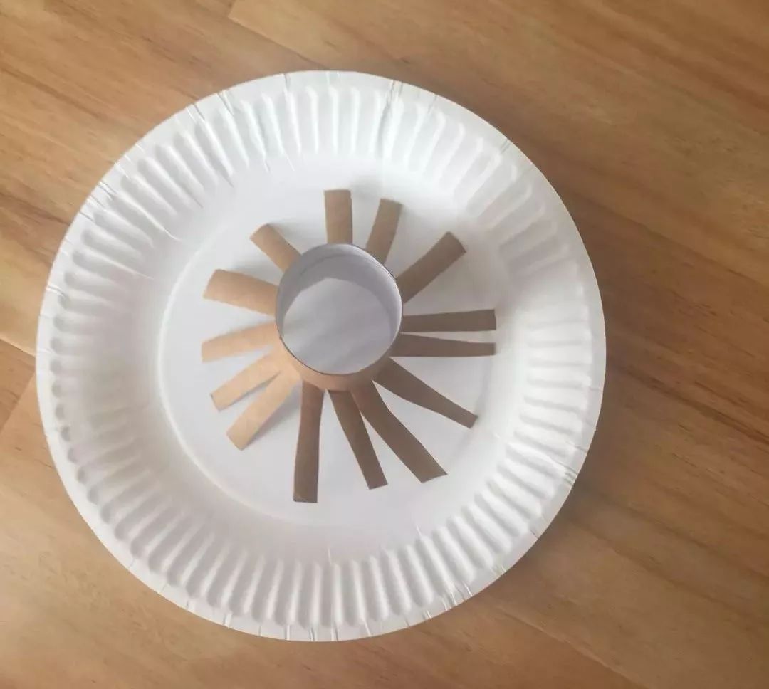 第31天：国外流行的31天不重复室内亲子游戏：卷纸筒游戏！