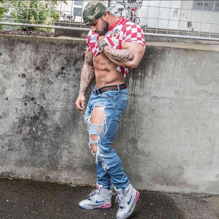 想要手臂变好看练二头,想要手臂瘦要怎么锻炼