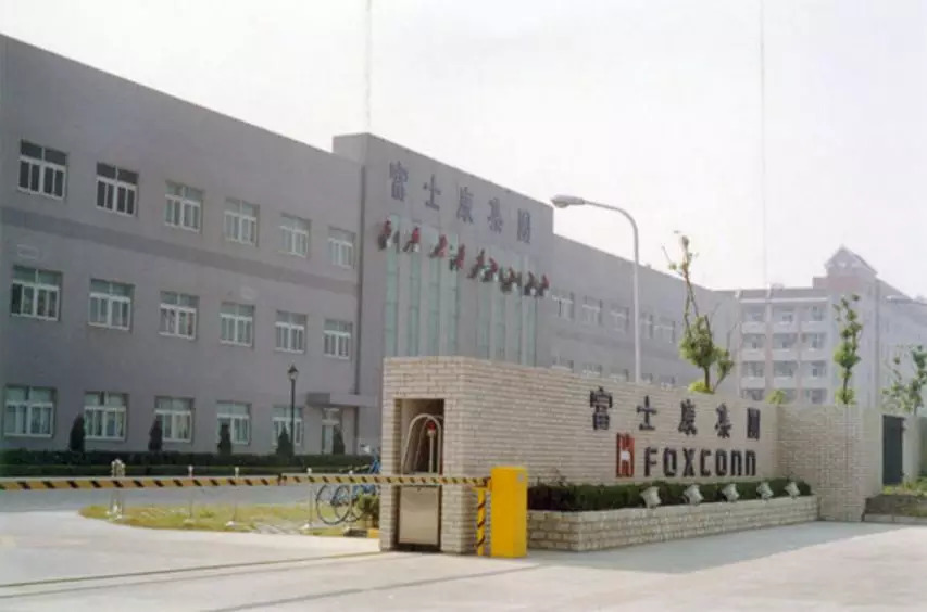 最狠包工头,两周市值狂跌1500亿不眨眼,要用机器人取代80%人力