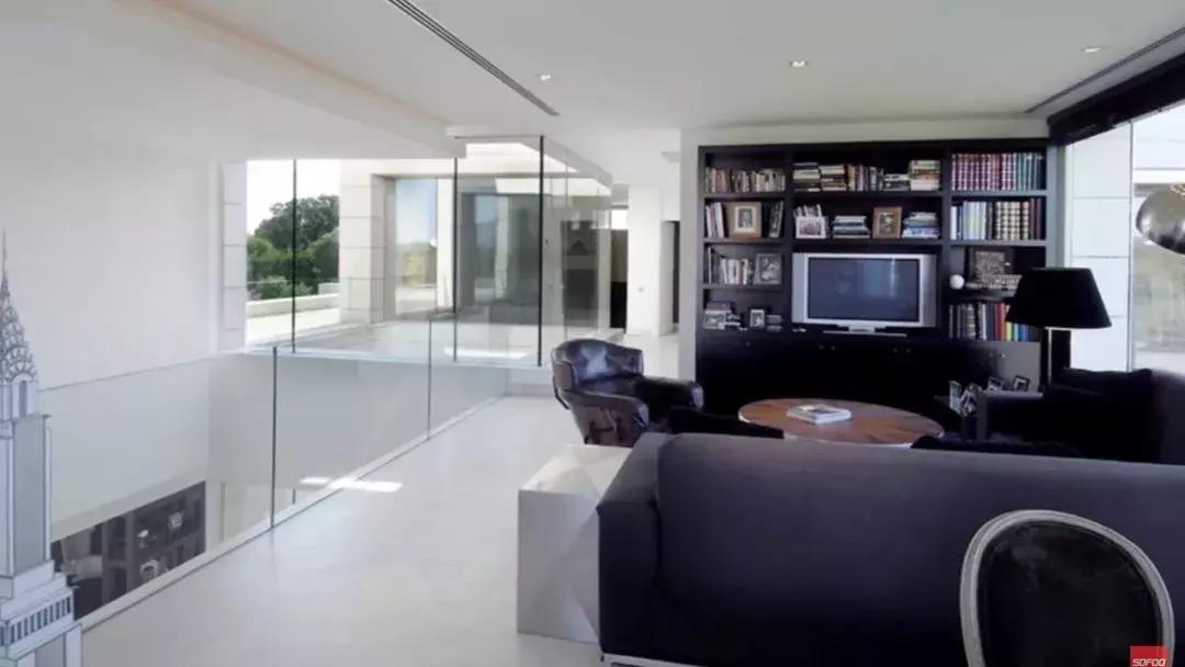 梅西到底有多少钱买了多少套房,梅西一个月工资多少钱