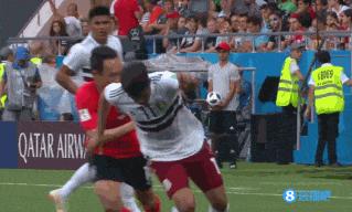 韩国球迷怼裁判,韩国球迷无耻行为