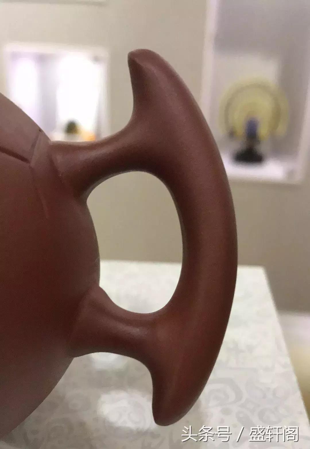 中国艺术名片《世界杯足球梦紫砂壶》实物鉴赏