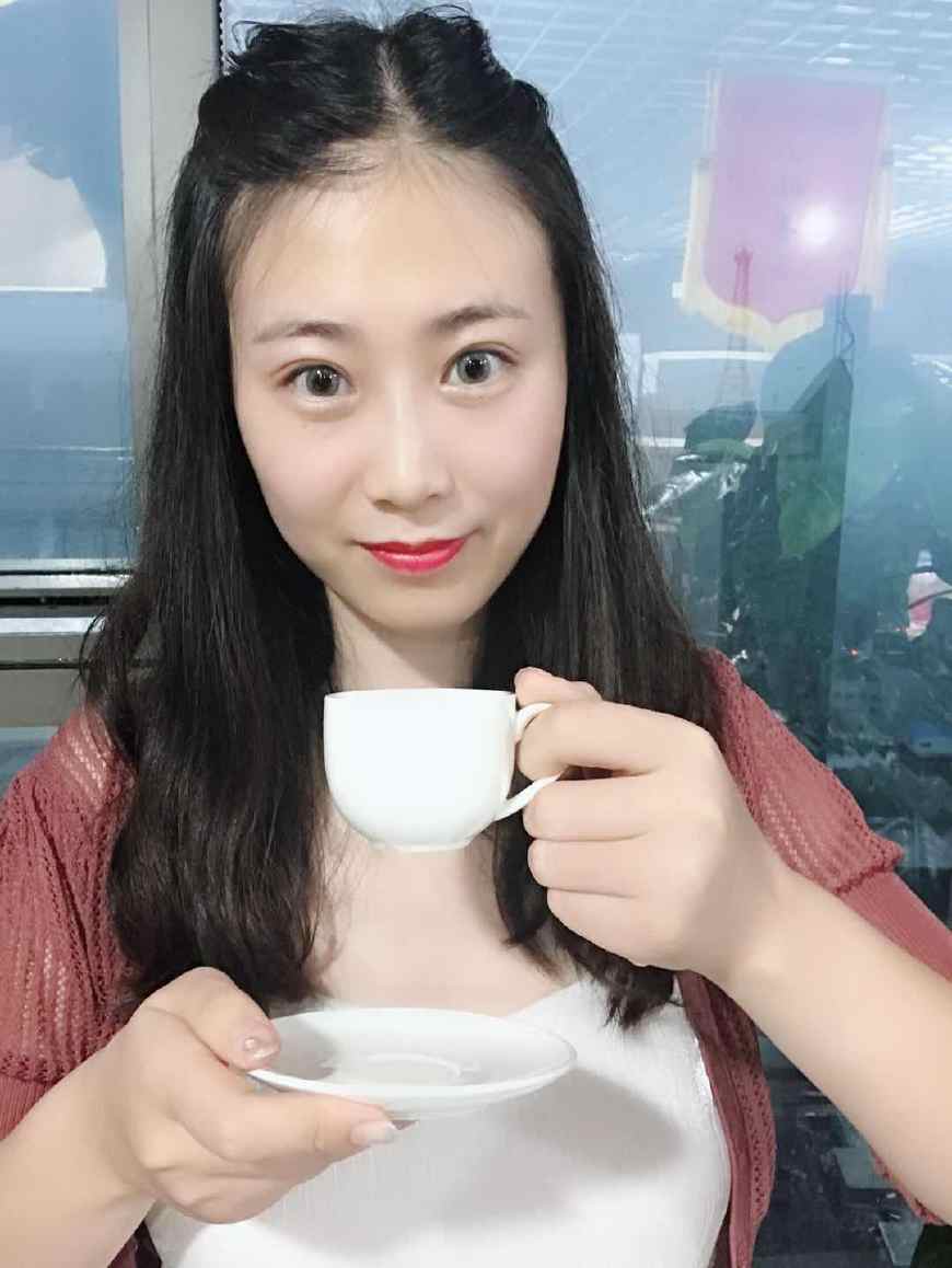 sk2水乳和基础护肤,sk2小灯泡精华面部护肤