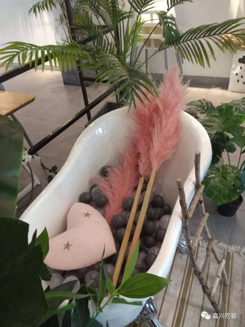 网友说｜这家店太美~已经控制不住自己的手机了