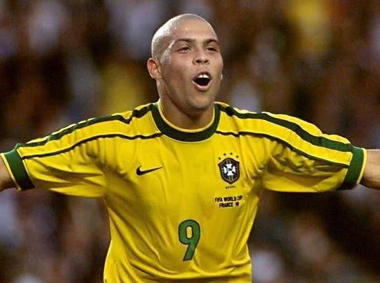 罗纳尔多和梅西马拉多纳谁厉害,贝利马拉多纳梅西谁更厉害