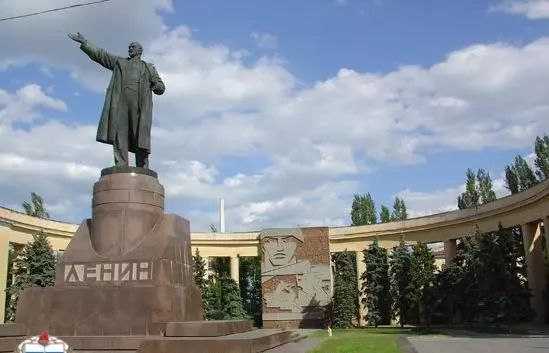 伏尔加格勒:黑鱼子酱里与俄国式忧愁