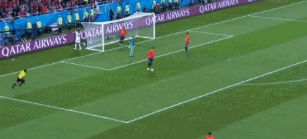 梅西也做过c罗的动作吗,梅西不满裁判判罚称var未起作用