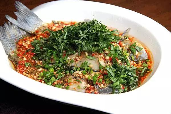 特色秘制凉拌鱼麻辣鲜香,12道工艺秘制地道川菜