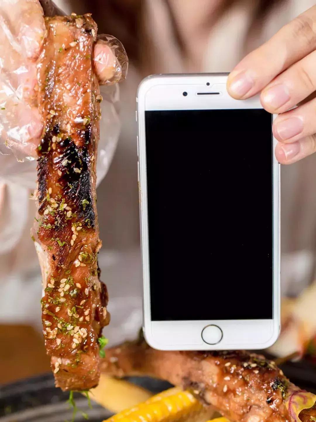 适合小情侣去的餐吧,一家很有情调和气氛的露天餐吧