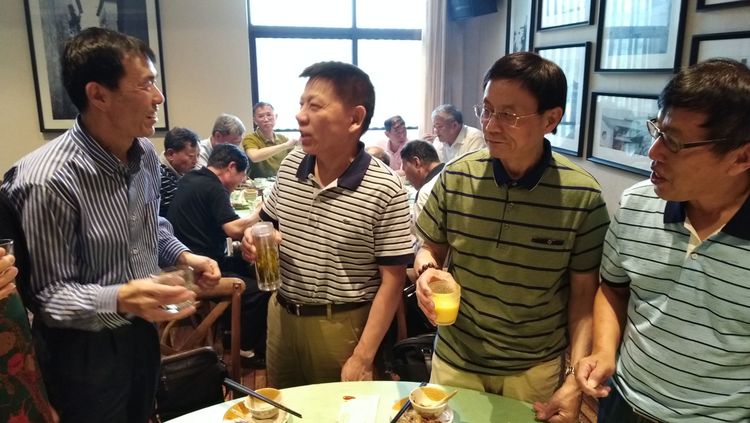 干岔子一，二队老知青久别重逢，共忆黑土情长