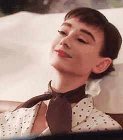 一条丝巾美翻你的整个春天,只需一条丝巾就有女神范儿