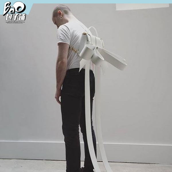 又来一波种草林允的双肩背秒变元气少女