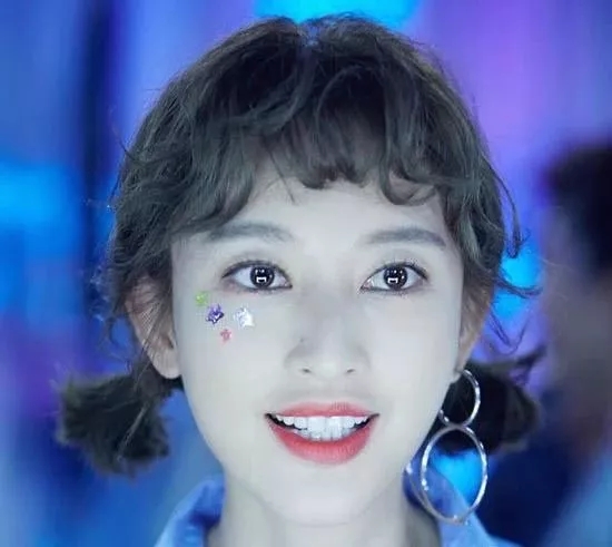 比较显脸小的刘海有哪些,现在流行显脸小的刘海