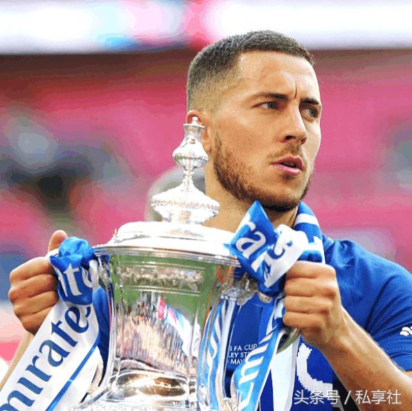 足球界那些帅到爆的发型,足球球星发型中长发