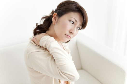 学会这几种姿势不会得肩周炎,四个动作让你告别肩周炎