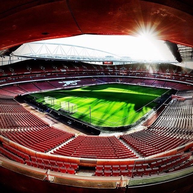 英格兰队长凯恩和贝克汉姆,小贝和凯恩年龄差距