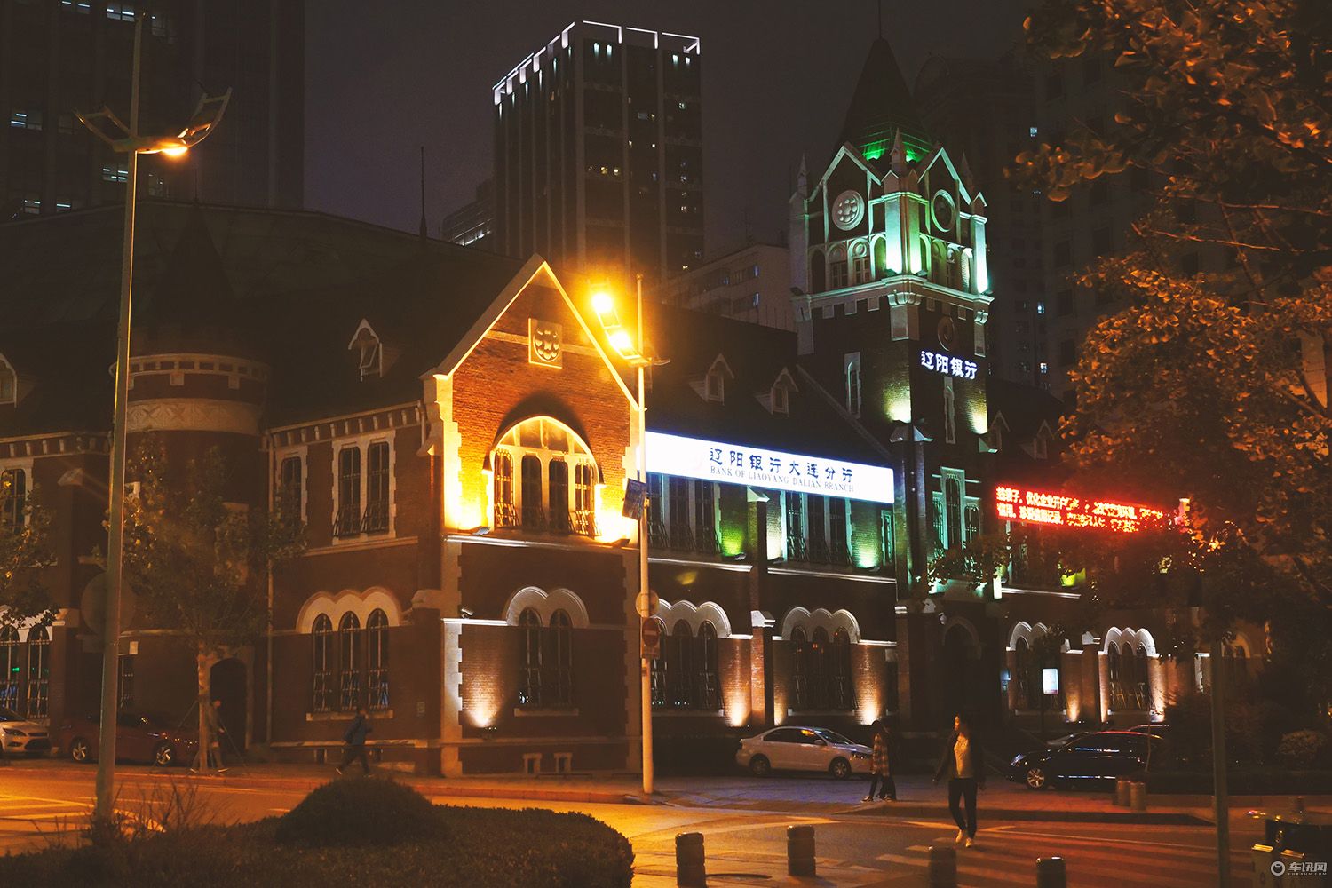 特斯拉modelx旅行,特斯拉modelx100d能跑多少公里